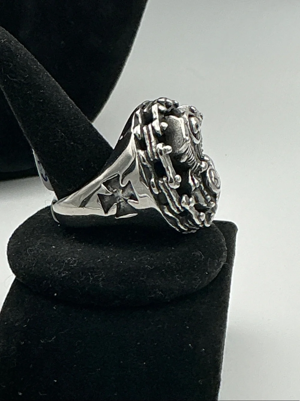 Men's Stainless Steel Engine-Emblem Statement Ring - Sz 12